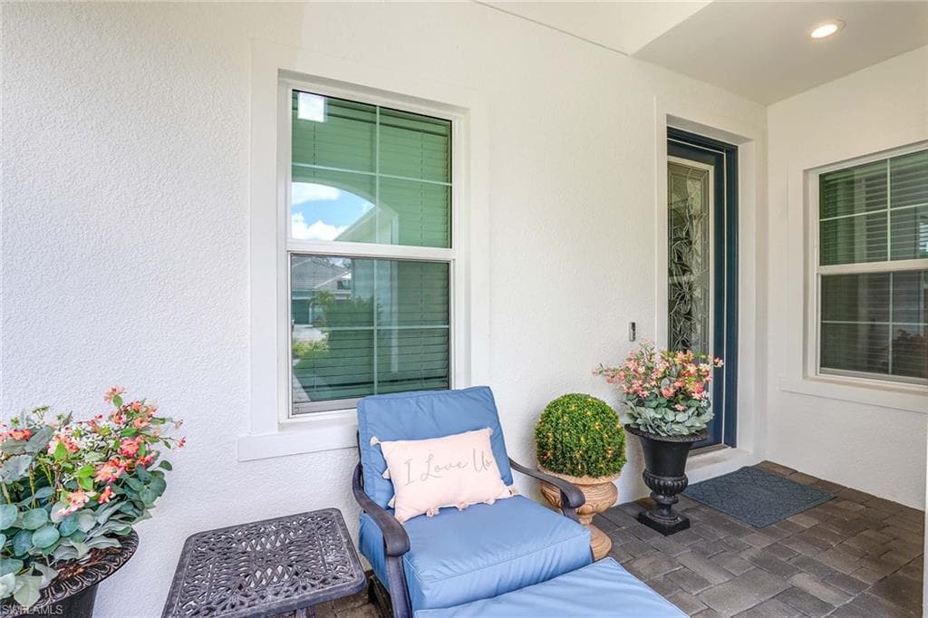 2238 Marquesa Cir, Naples, FL 34112-6