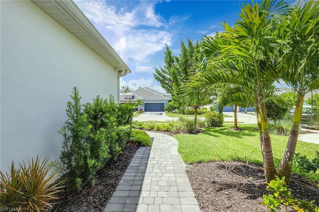 2238 Marquesa Cir, Naples, FL 34112-7