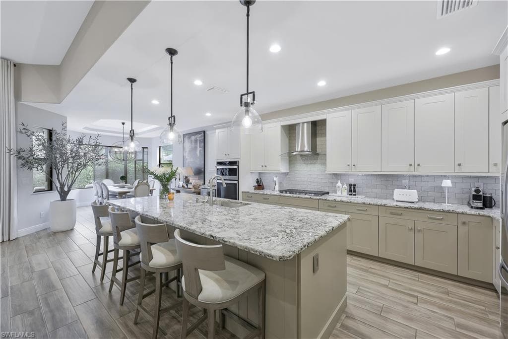 10082 Palazzo Dr, Naples, FL 34119-10