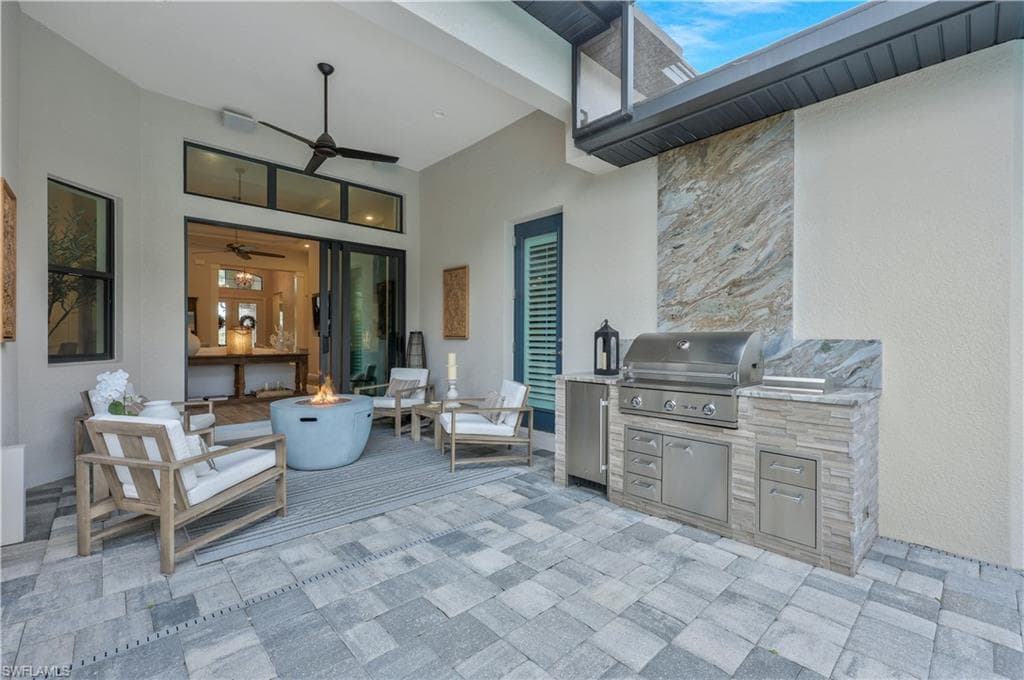 10082 Palazzo Dr, Naples, FL 34119-17