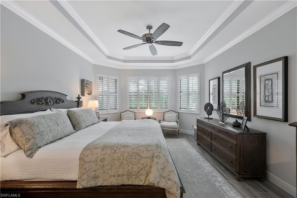 10082 Palazzo Dr, Naples, FL 34119-20