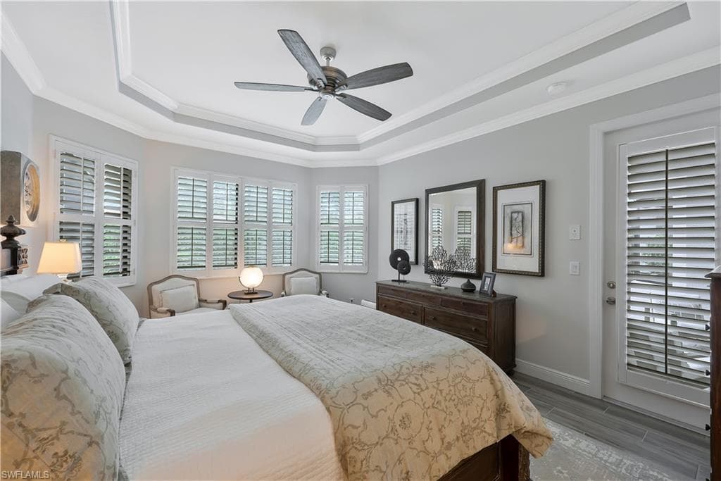 10082 Palazzo Dr, Naples, FL 34119-24