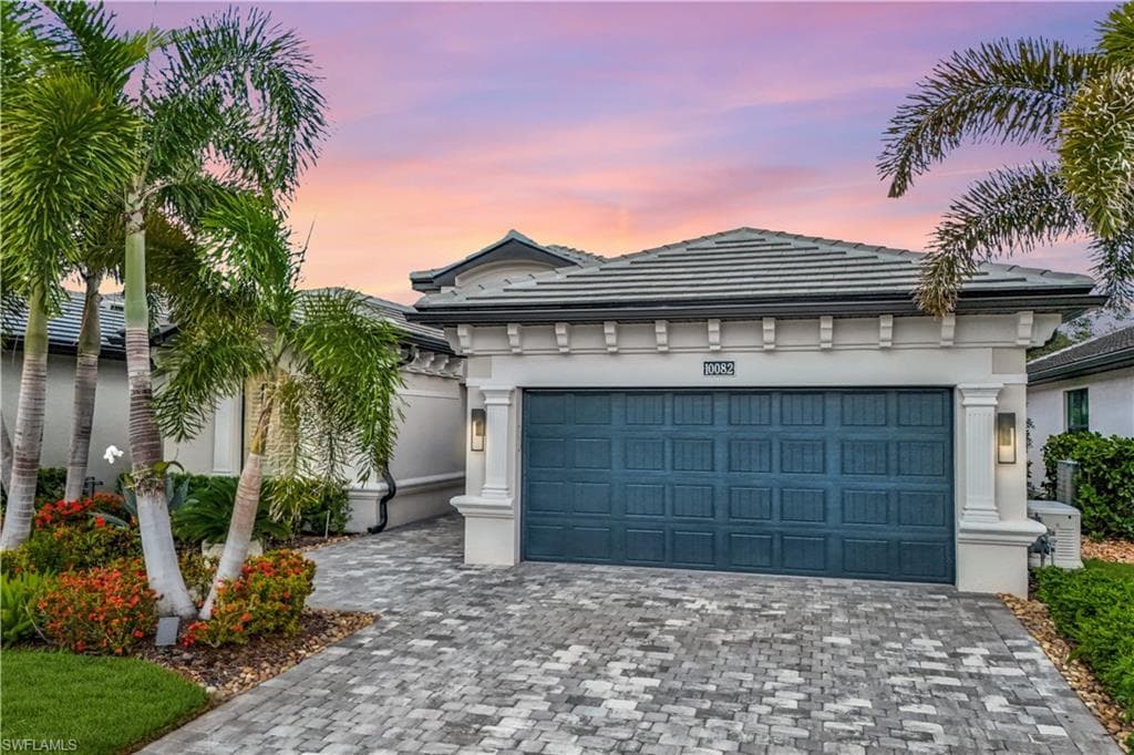 10082 Palazzo Dr, Naples, FL 34119-2