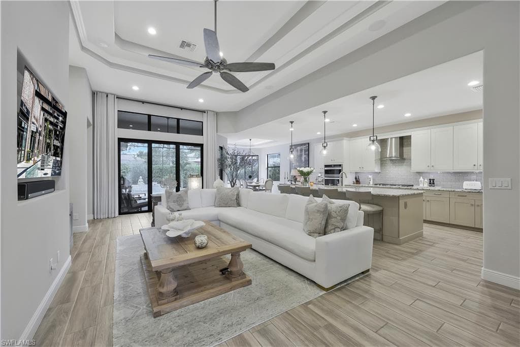 10082 Palazzo Dr, Naples, FL 34119-5