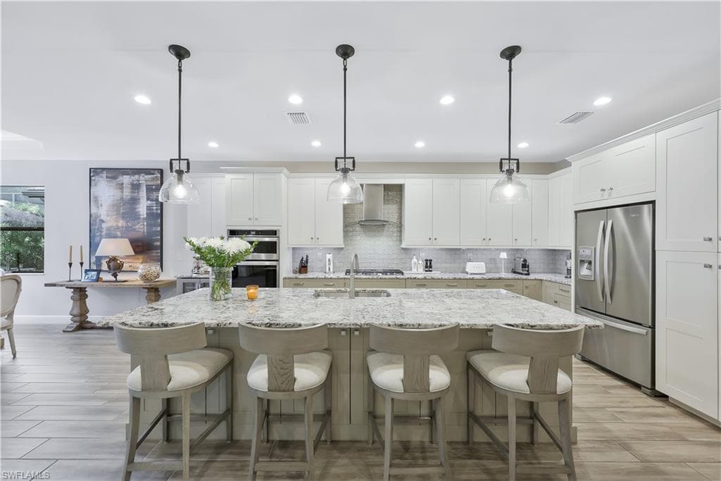 10082 Palazzo Dr, Naples, FL 34119-7