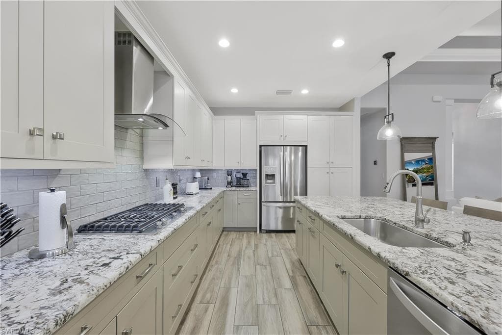 10082 Palazzo Dr, Naples, FL 34119-8