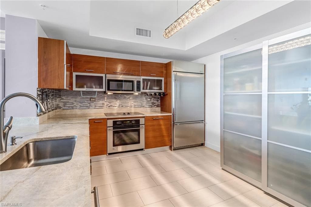3000 Oasis Grand Blvd 2205, Fort Myers, FL 33916-9