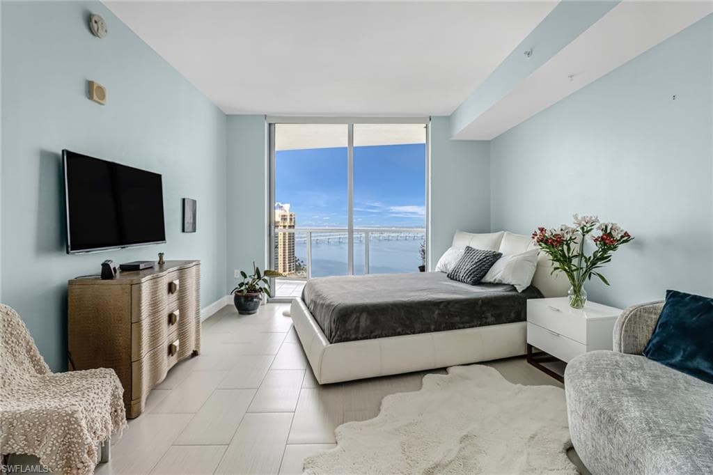 3000 Oasis Grand Blvd 2205, Fort Myers, FL 33916-17