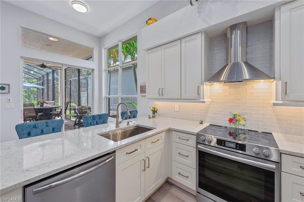 8556 Pepper Tree Way, Naples, FL 34114-8