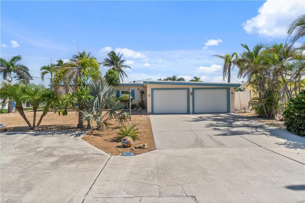 5475 Avenida Pescadora, Fort Myers Beach, FL 33931-2