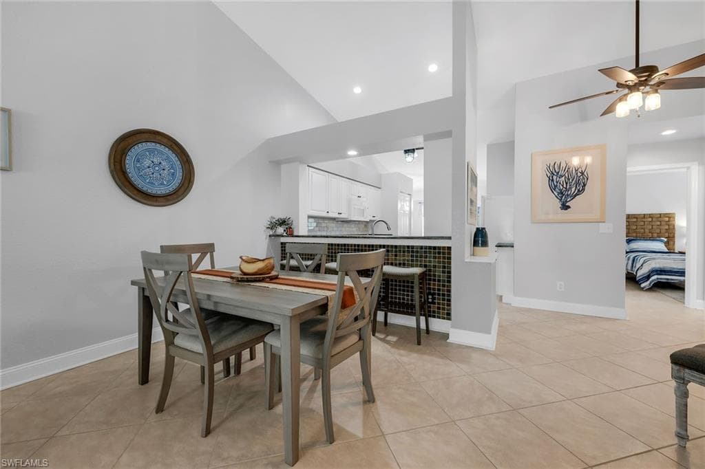 1724 Royal Cir 901, Naples, FL 34112-14