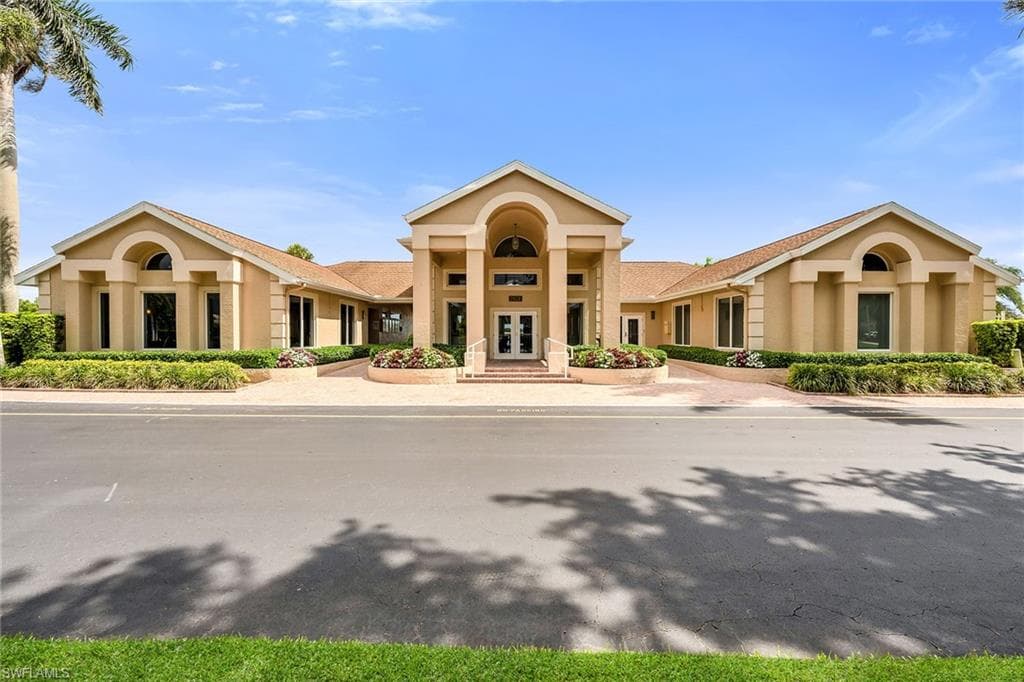 1724 Royal Cir 901, Naples, FL 34112-35