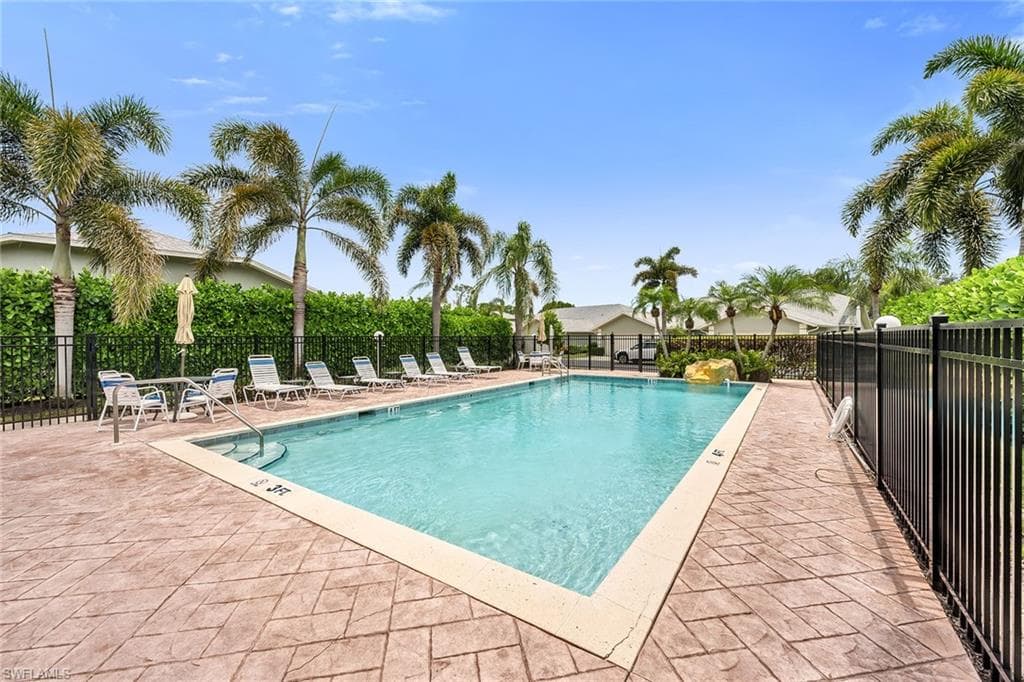 1724 Royal Cir 901, Naples, FL 34112-37