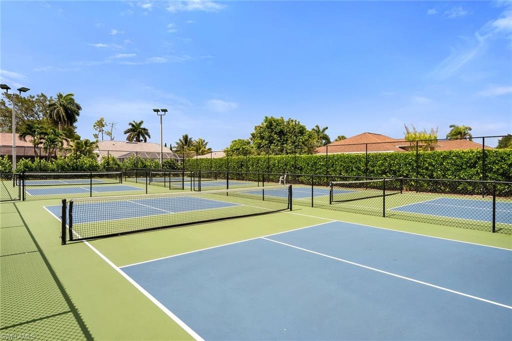 1724 Royal Cir 901, Naples, FL 34112-40