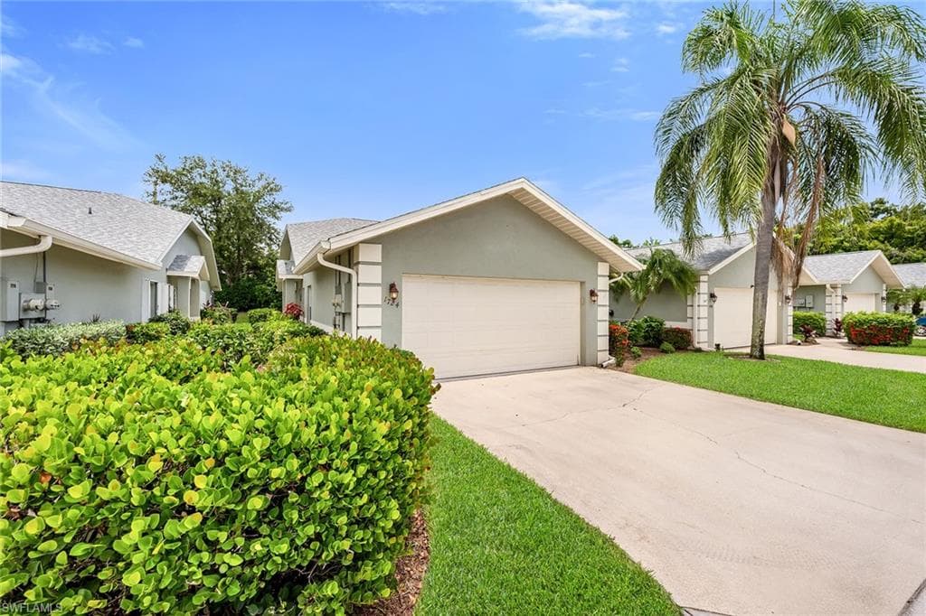 1724 Royal Cir 901, Naples, FL 34112-44