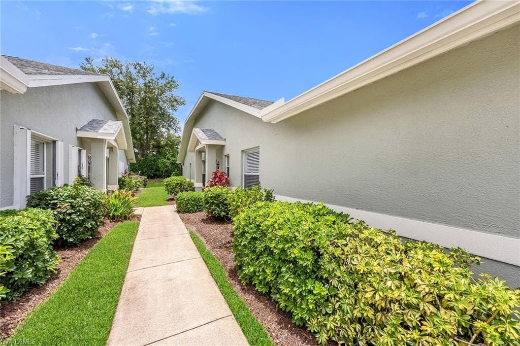 1724 Royal Cir 901, Naples, FL 34112-45