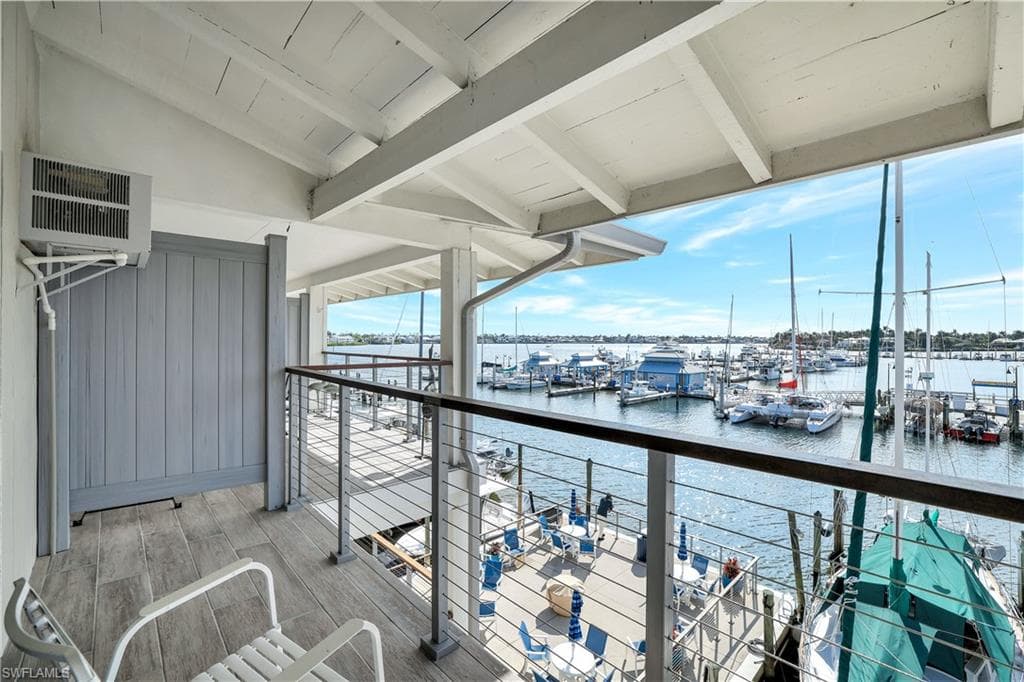 900 Broad Ave S 320, Naples, FL 34102-10