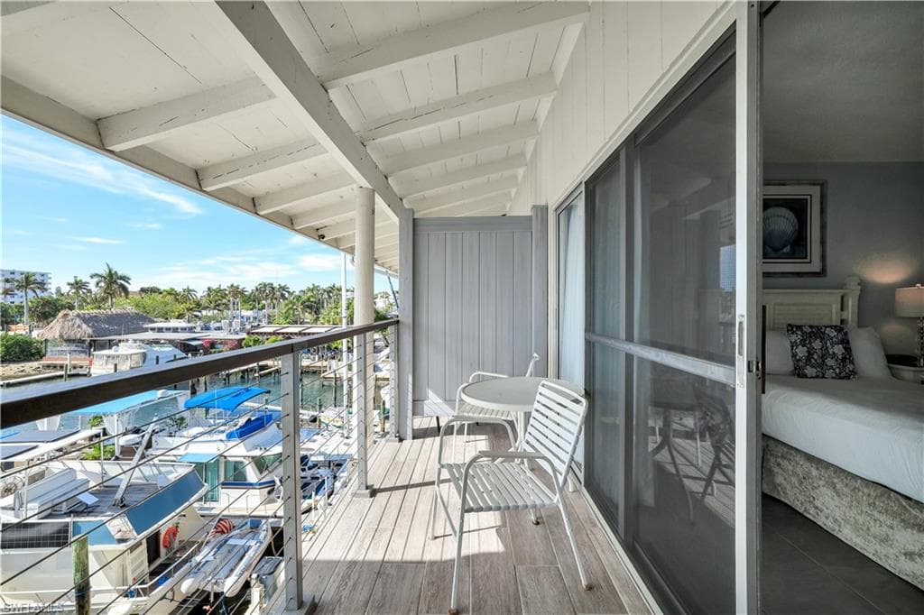 900 Broad Ave S 320, Naples, FL 34102-11