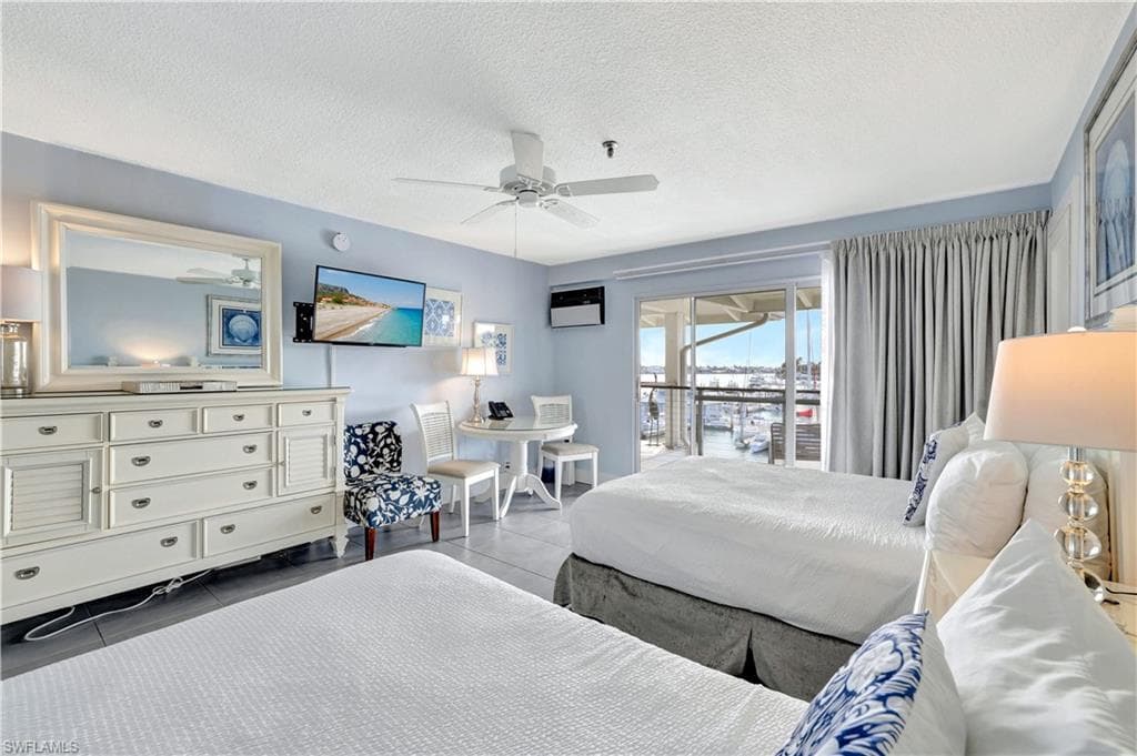 900 Broad Ave S 320, Naples, FL 34102-3