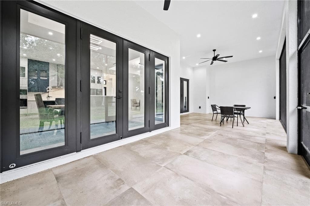 209 35th Ave NW, Naples, FL 34120-45