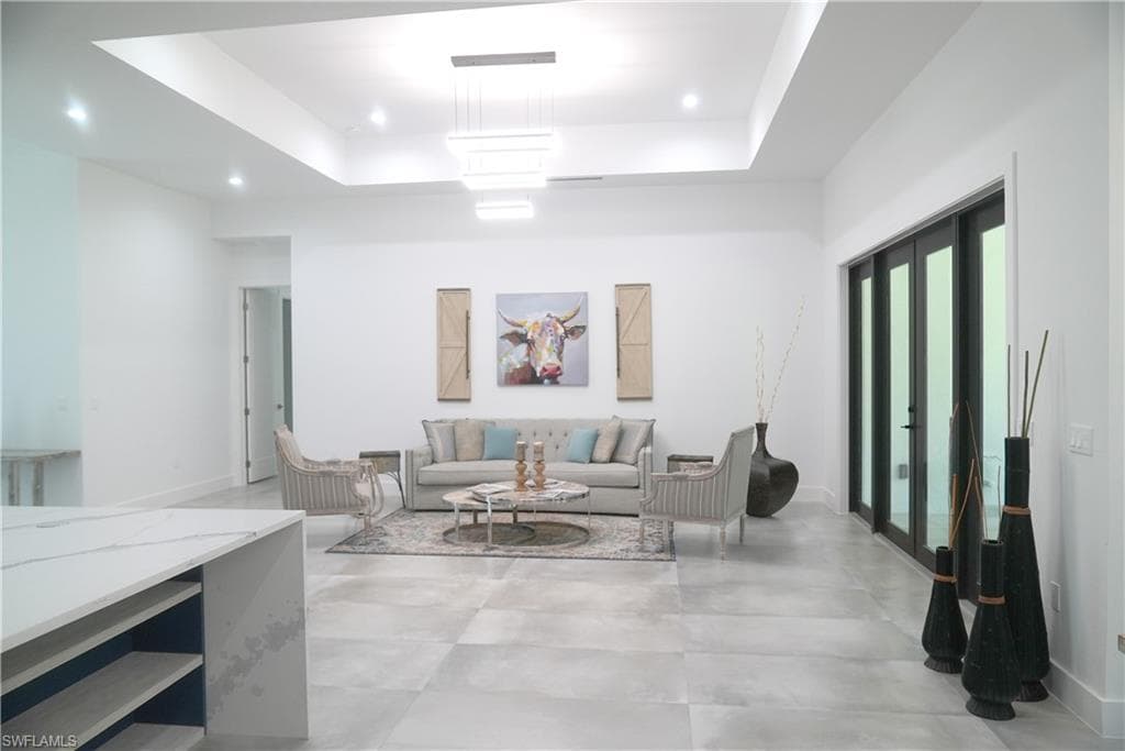209 35th Ave NW, Naples, FL 34120-46