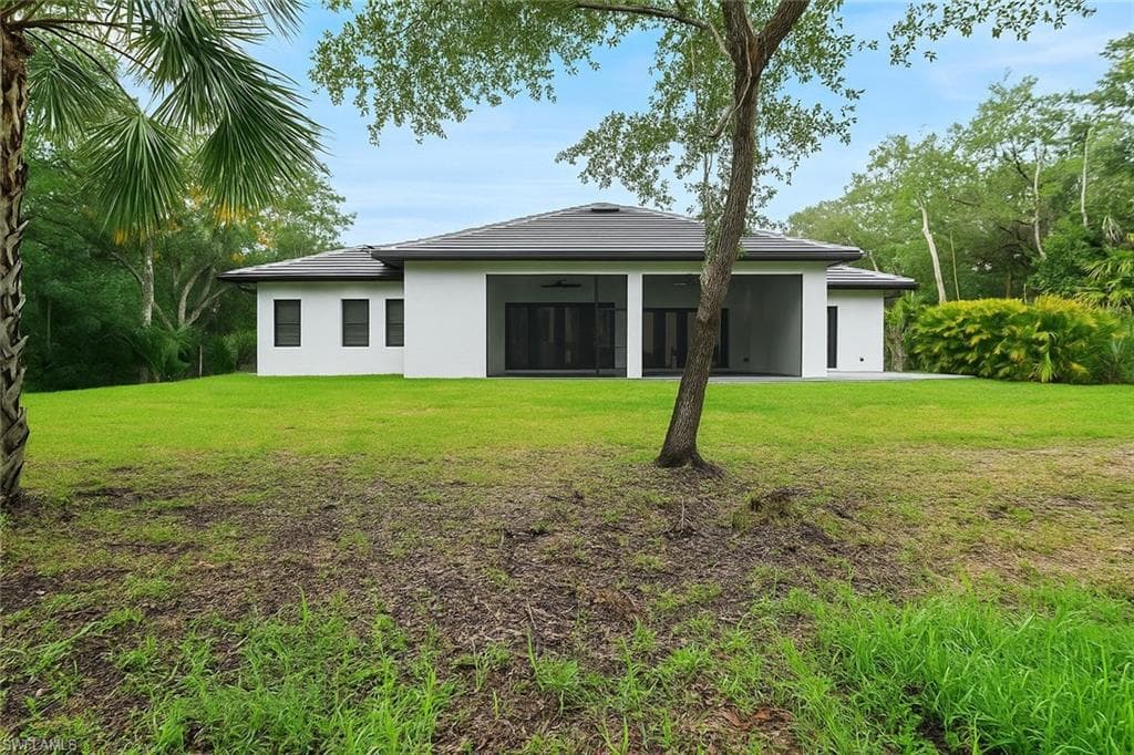 209 35th Ave NW, Naples, FL 34120-4