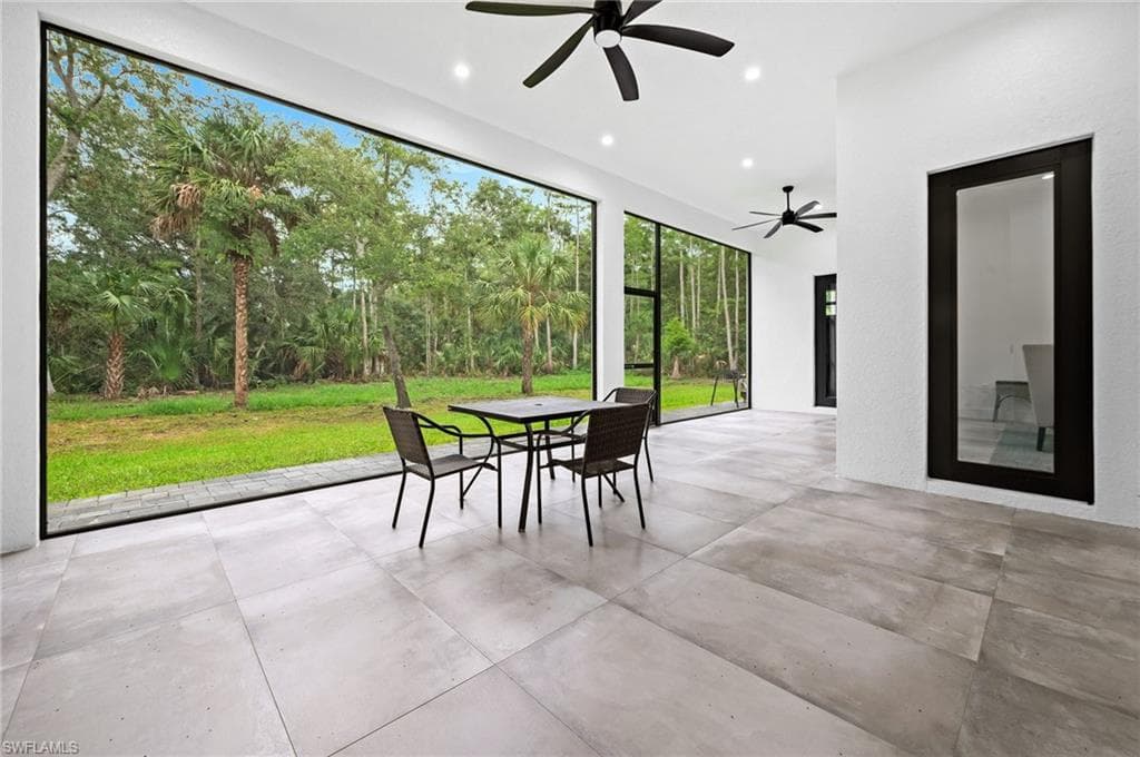 209 35th Ave NW, Naples, FL 34120-50