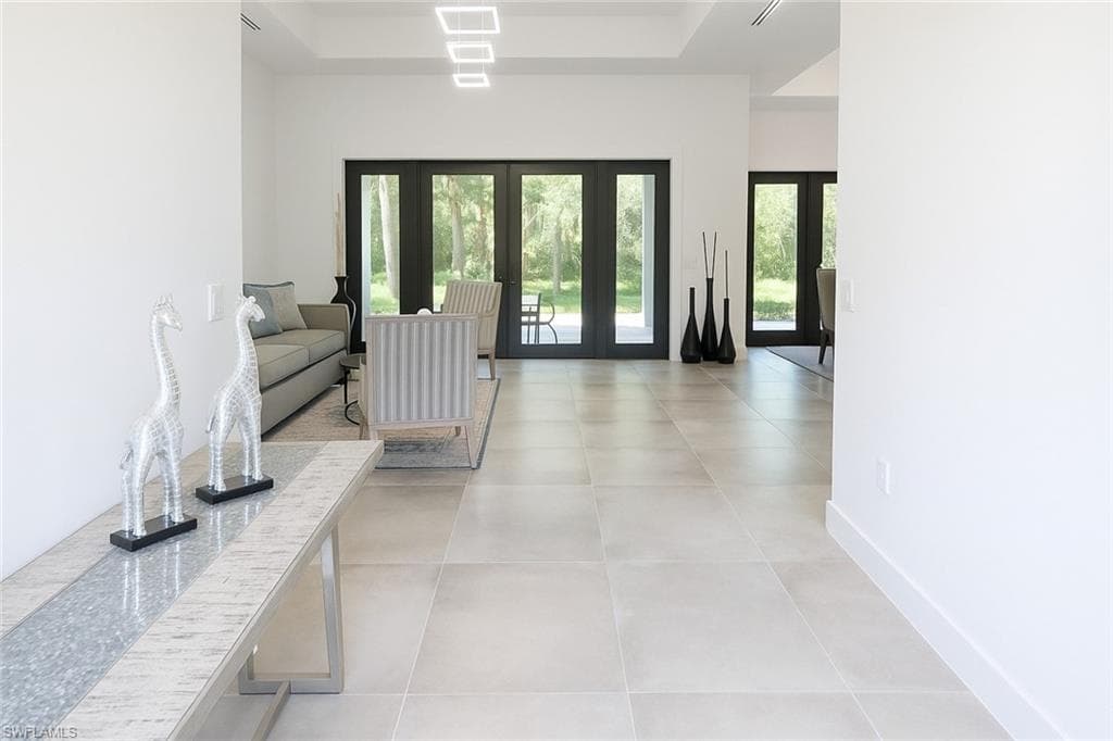209 35th Ave NW, Naples, FL 34120-7