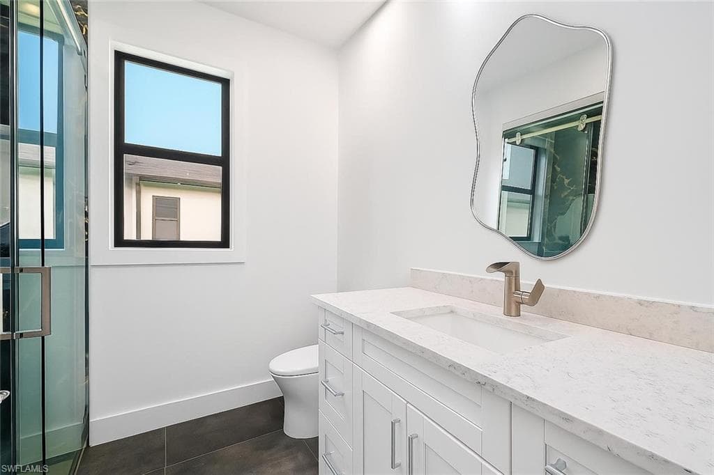 3324 27th Ave NE, Naples, FL 34120-19