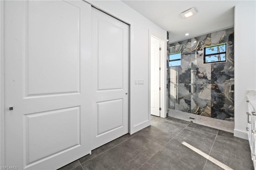 3324 27th Ave NE, Naples, FL 34120-21