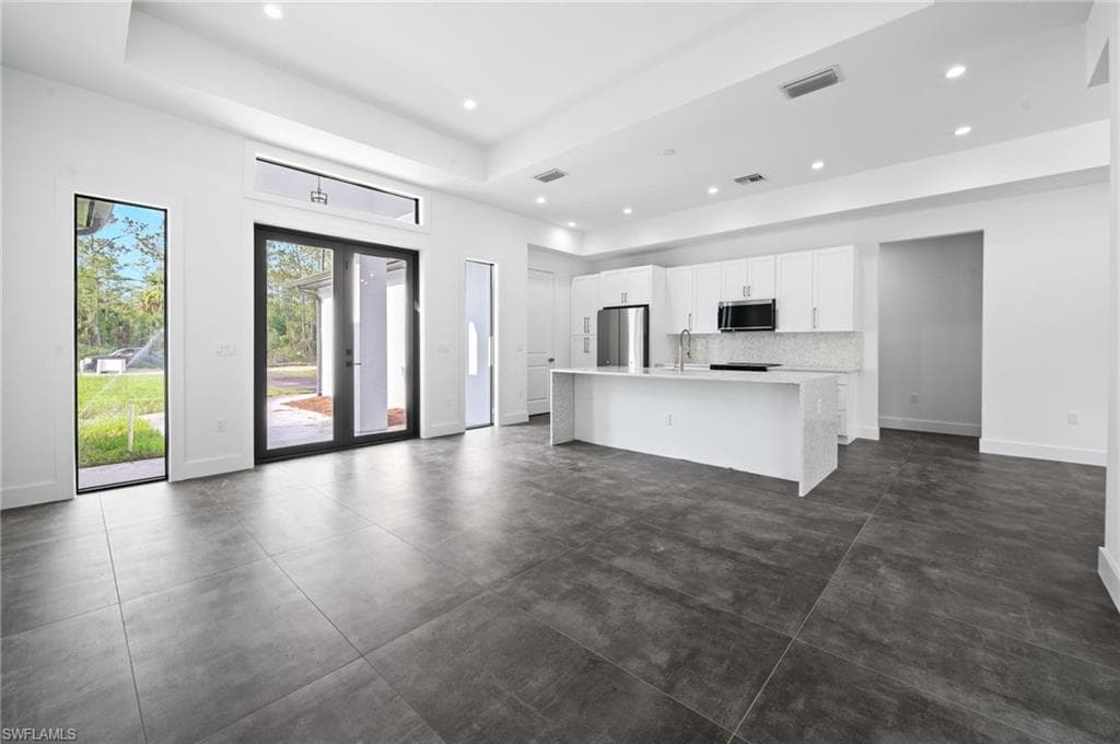 3324 27th Ave NE, Naples, FL 34120-29
