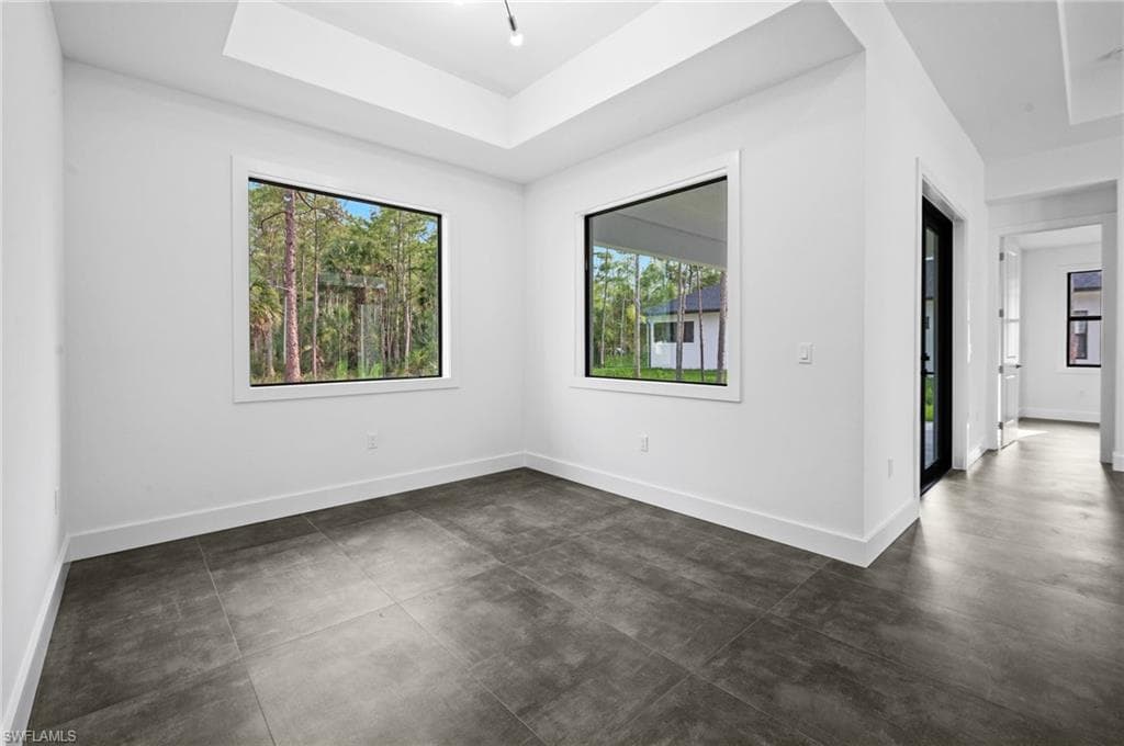 3324 27th Ave NE, Naples, FL 34120-33