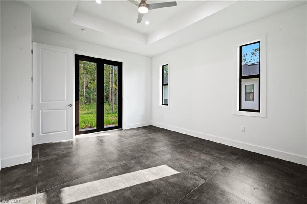 3324 27th Ave NE, Naples, FL 34120-38