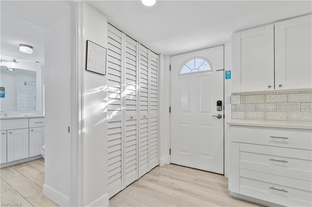 111 Bahia Via, Fort Myers Beach, FL 33931-9