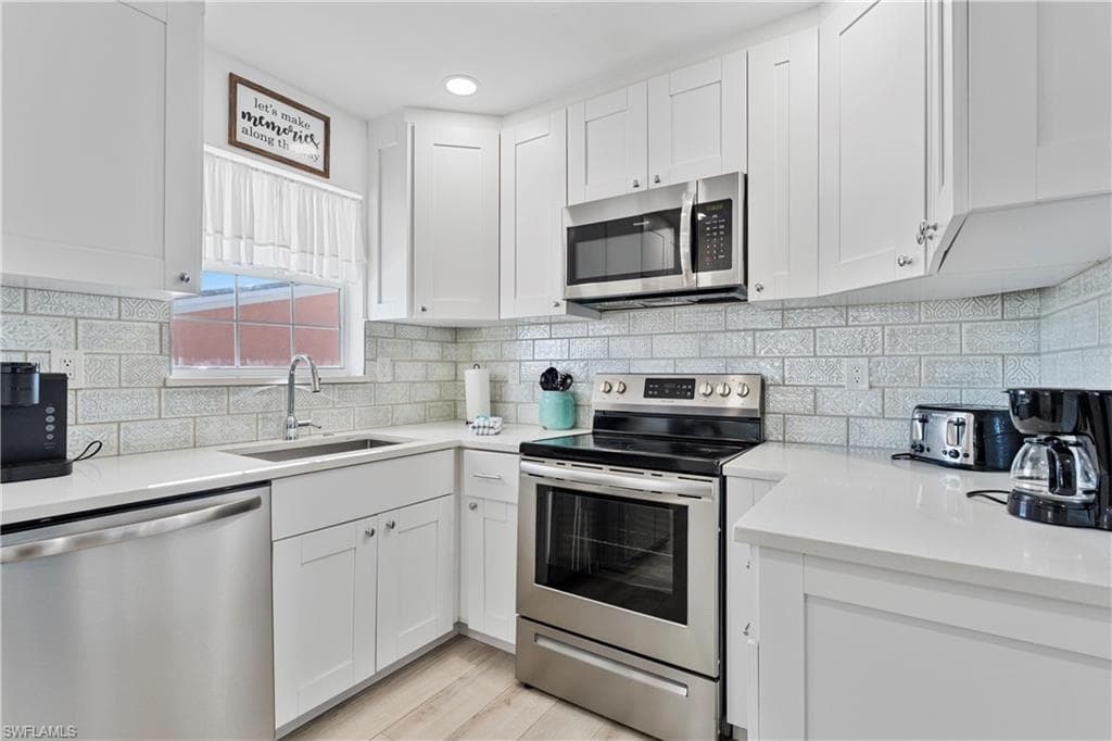 111 Bahia Via, Fort Myers Beach, FL 33931-11