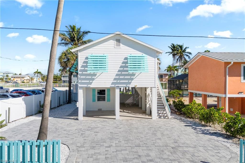 111 Bahia Via, Fort Myers Beach, FL 33931-3