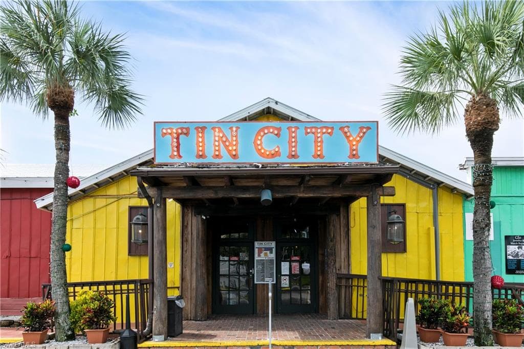 3200 Binnacle Dr C1, Naples, FL 34103-40
