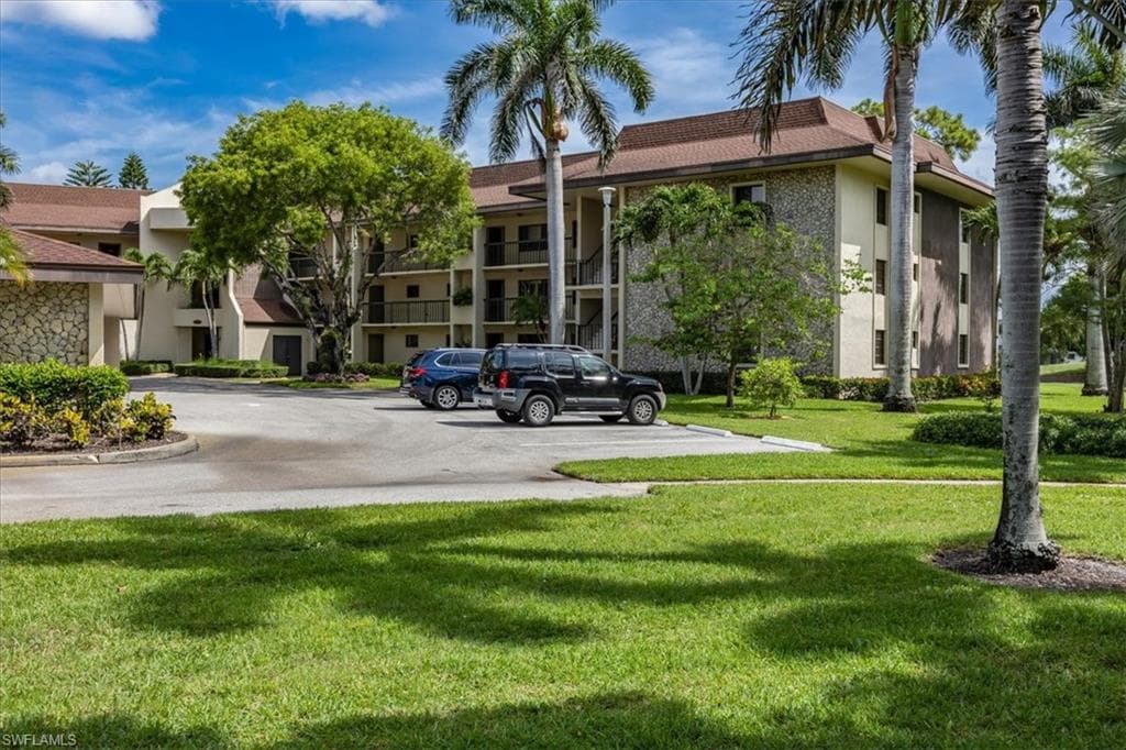 415 Augusta Blvd 110, Naples, FL 34113-11