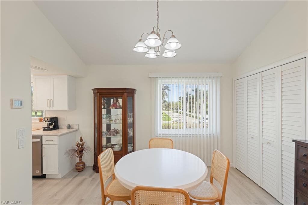 1297 7th Ave N 102, Naples, FL 34102-9