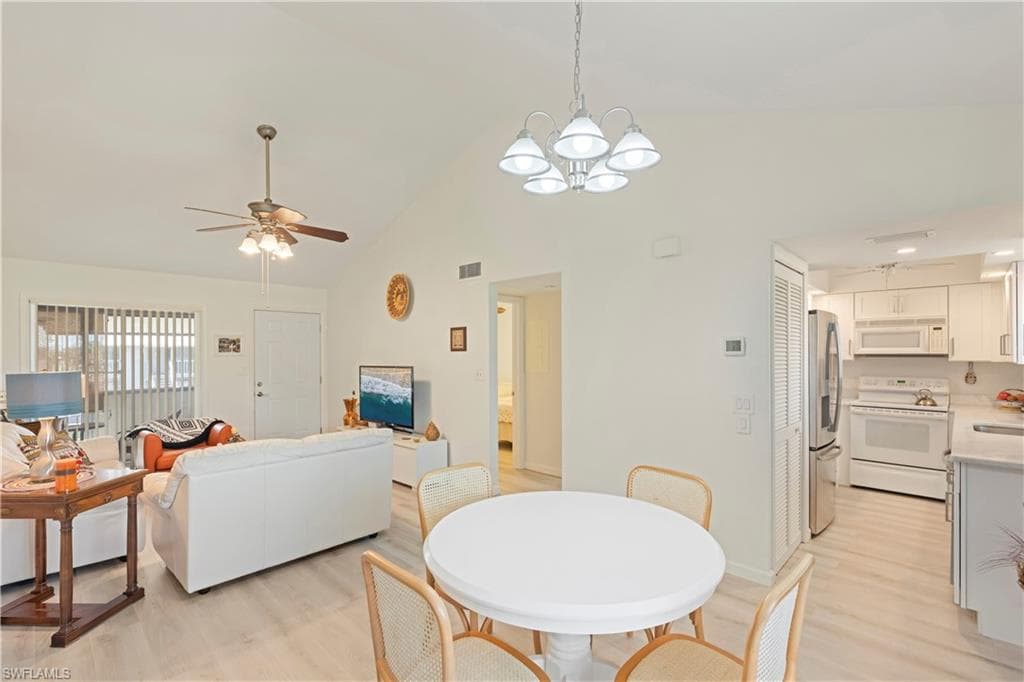 1297 7th Ave N 102, Naples, FL 34102-11