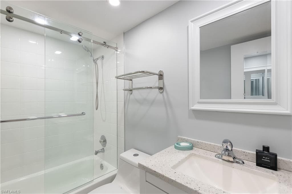 1297 7th Ave N 102, Naples, FL 34102-21
