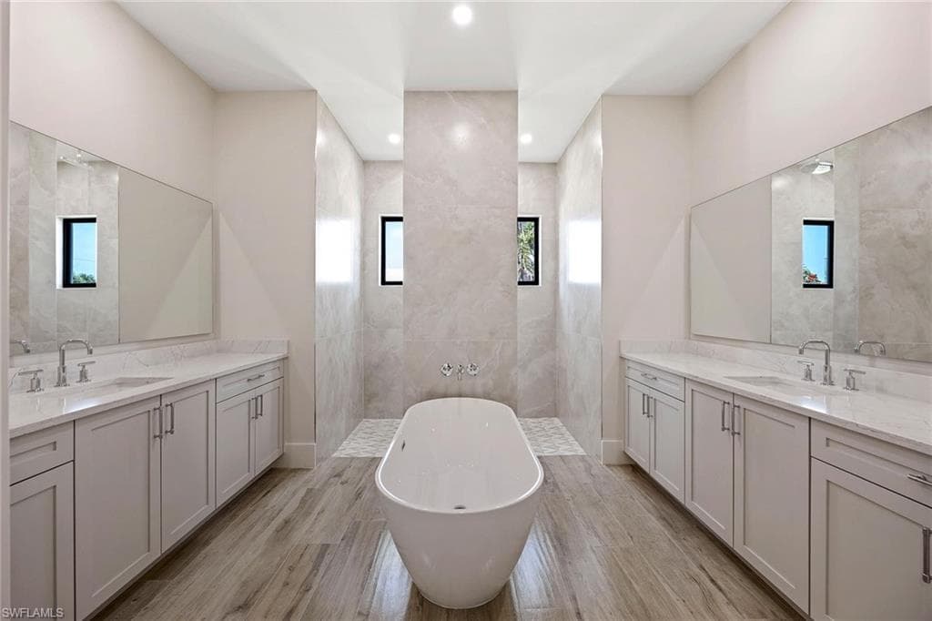 101 Beachcomber St, Marco Island, FL 34145-25