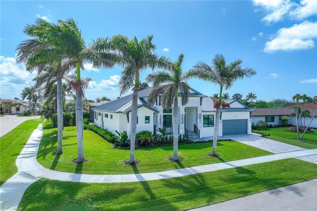 101 Beachcomber St, Marco Island, FL 34145-3