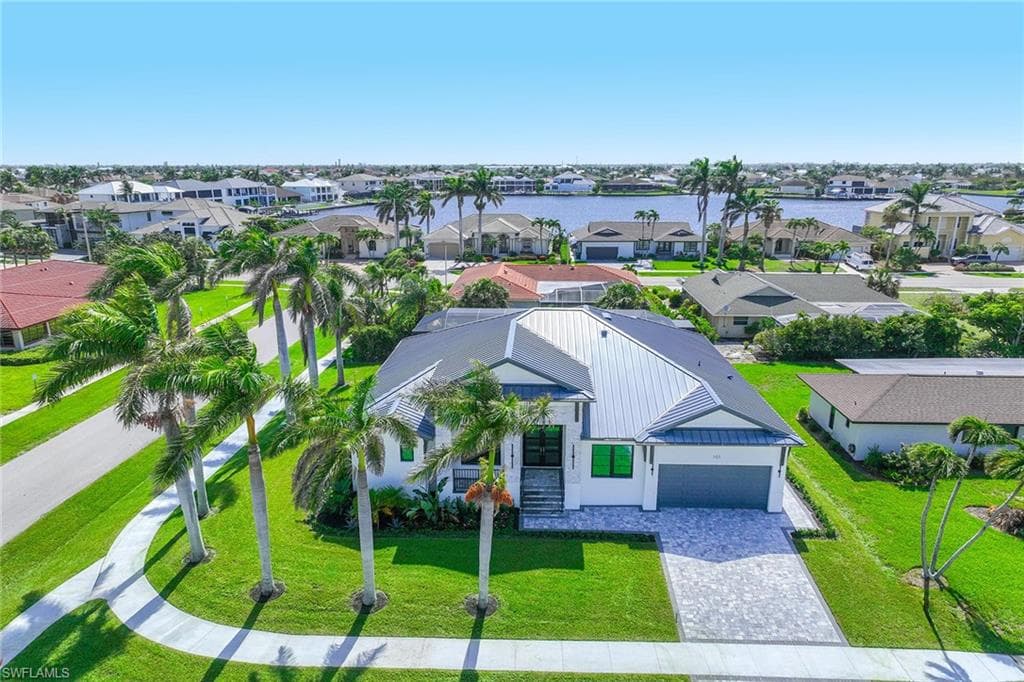 101 Beachcomber St, Marco Island, FL 34145-4