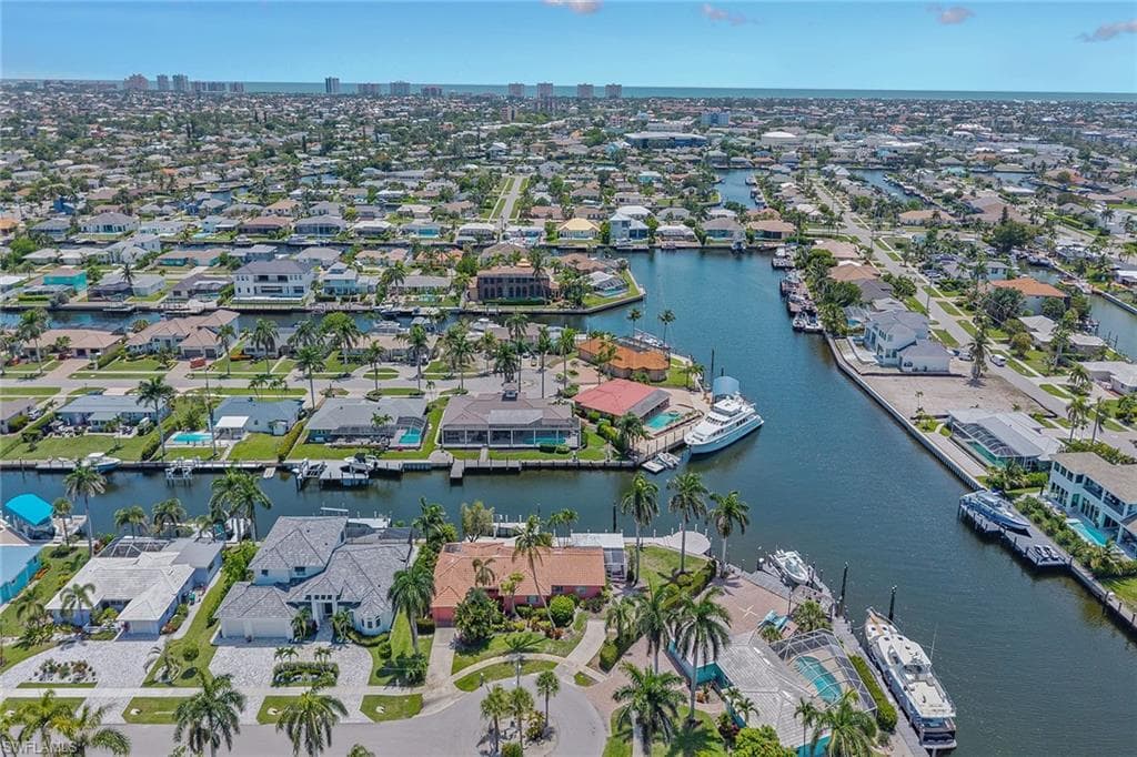 848 Buttonwood Ct, Marco Island, FL 34145-10