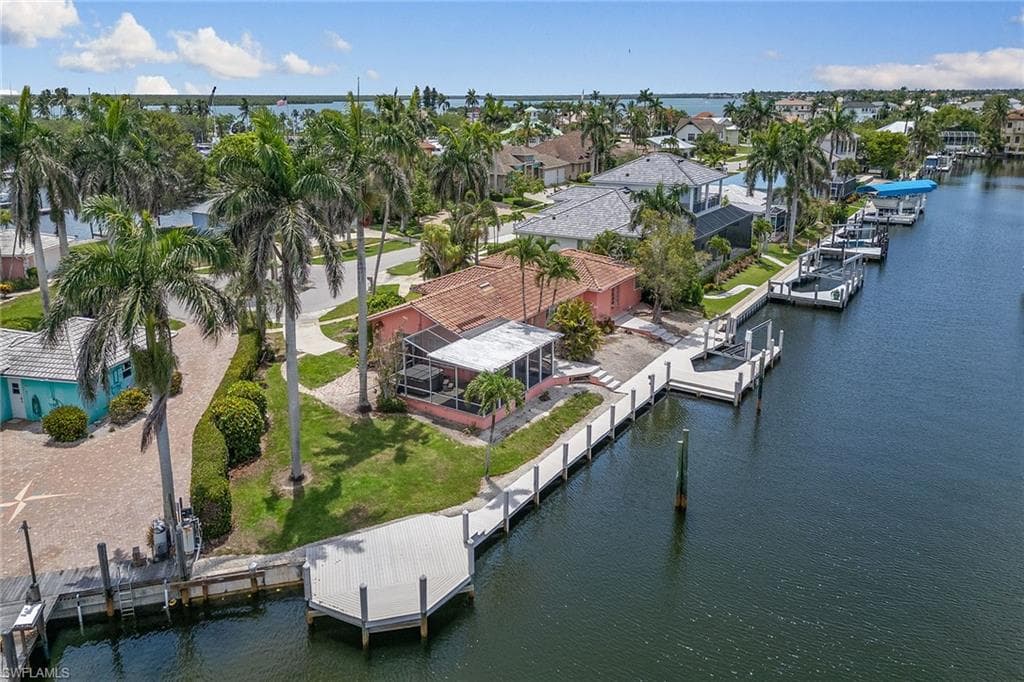 848 Buttonwood Ct, Marco Island, FL 34145-16