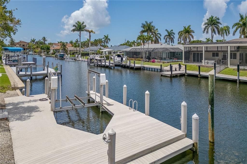 848 Buttonwood Ct, Marco Island, FL 34145-18
