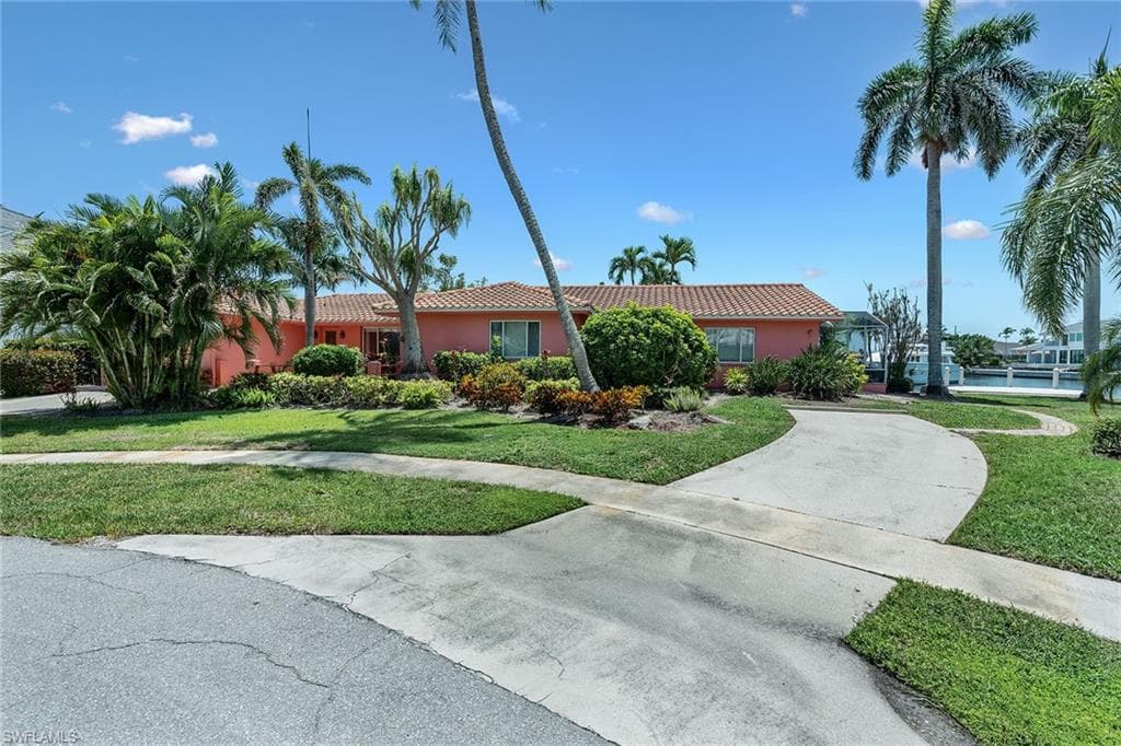 848 Buttonwood Ct, Marco Island, FL 34145-3