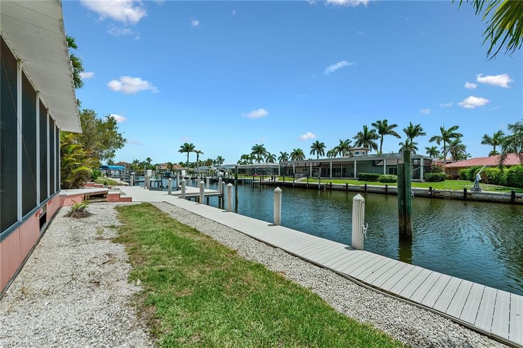 848 Buttonwood Ct, Marco Island, FL 34145-6