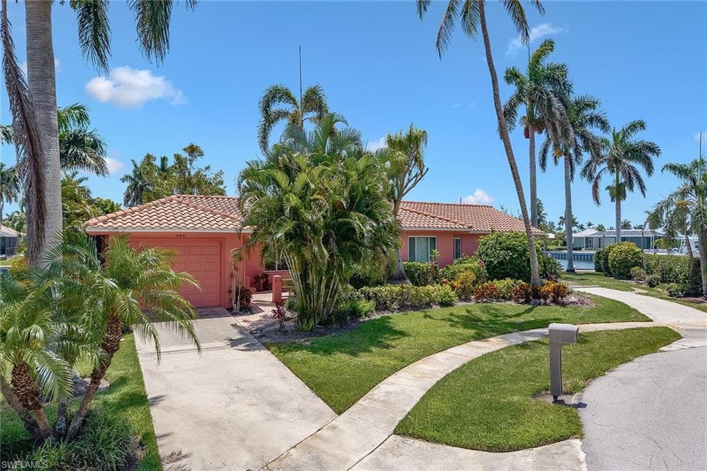 848 Buttonwood Ct, Marco Island, FL 34145-7